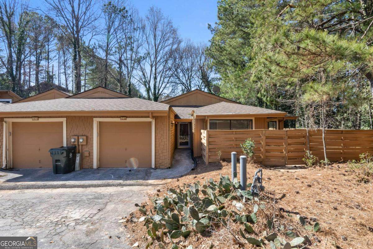 841 Lake Hollow Boulevard - Photo 1