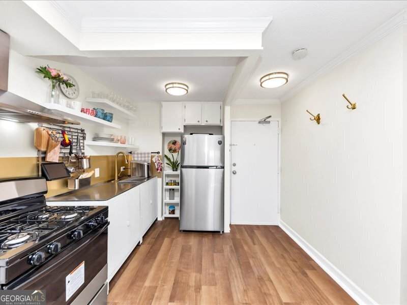 2285 Peachtree Road - Photo 1