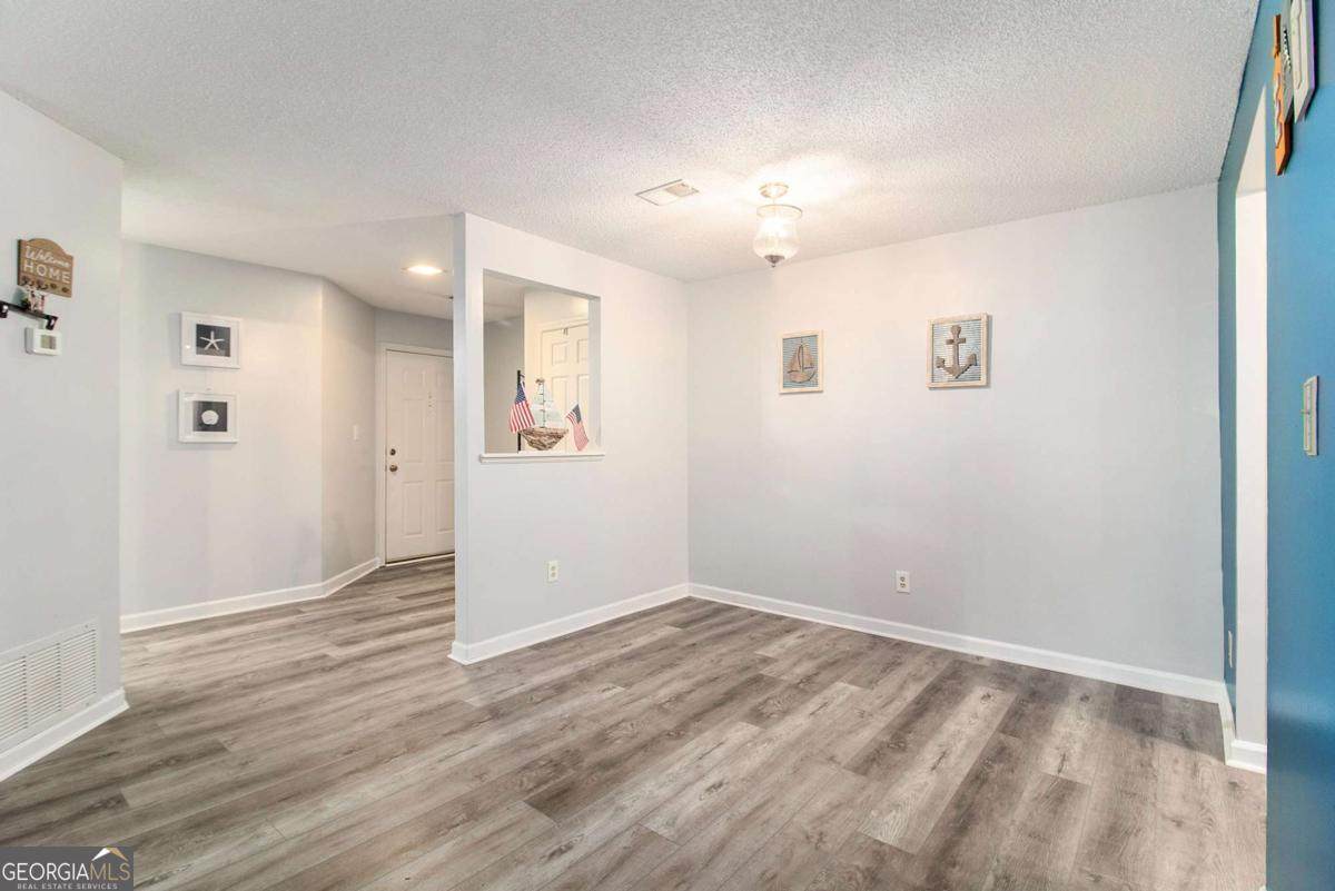 813 Ridgefield Drive - Photo 1