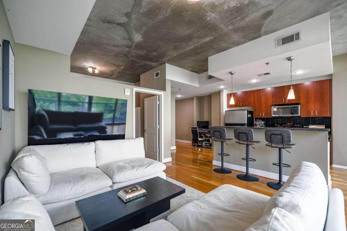 44 Peachtree Place - Photo 1