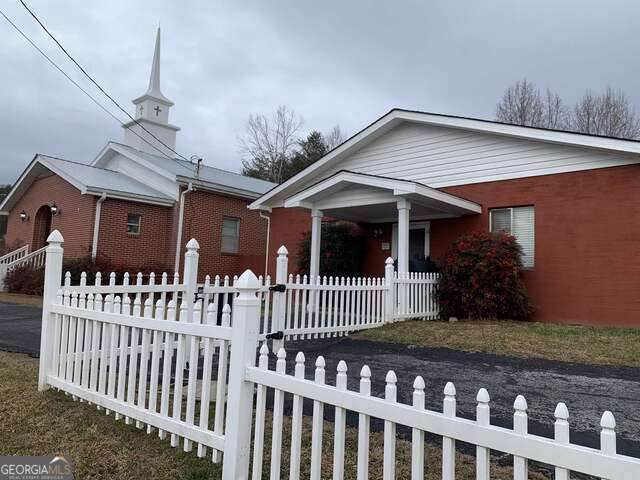 28 Transom - Photo 1