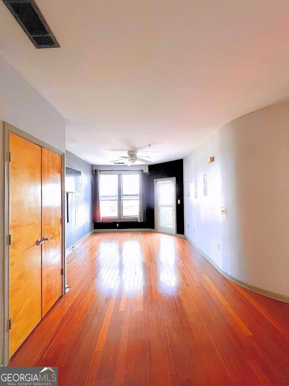 898 Oak Street - Photo 1