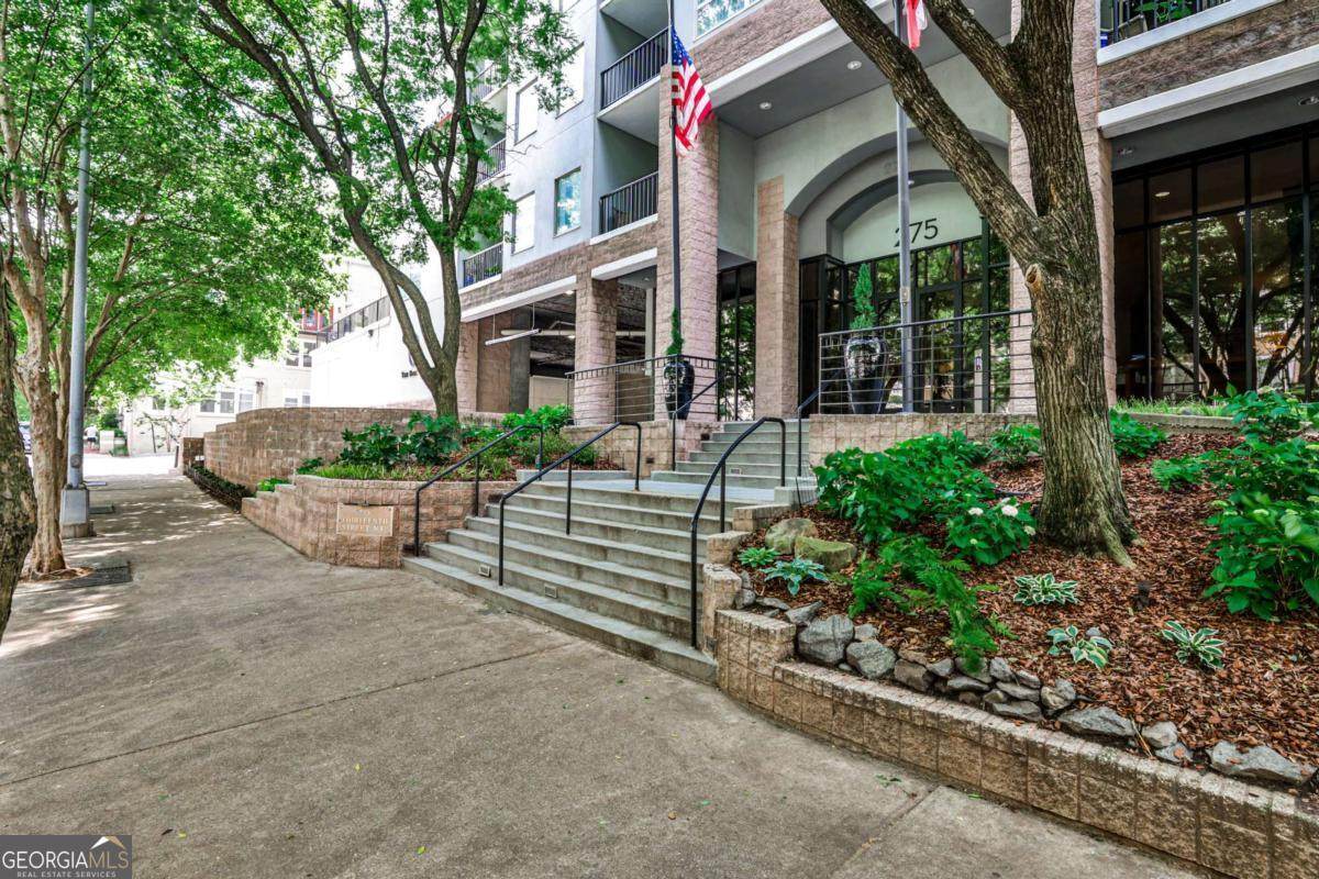 275 13th Street - Photo 1