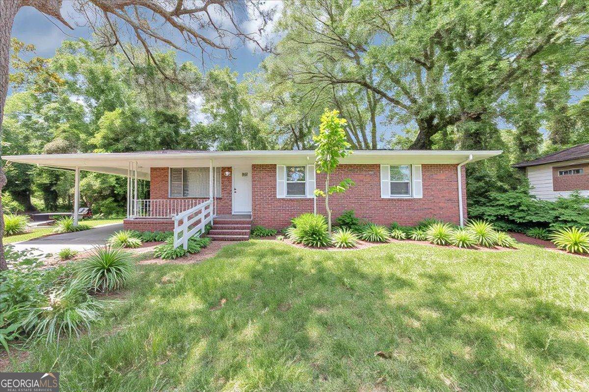 844 Oak Street - Photo 1