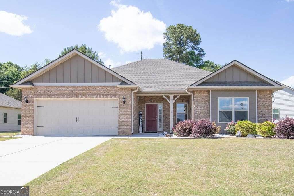 605 Skyview Drive - Photo 1