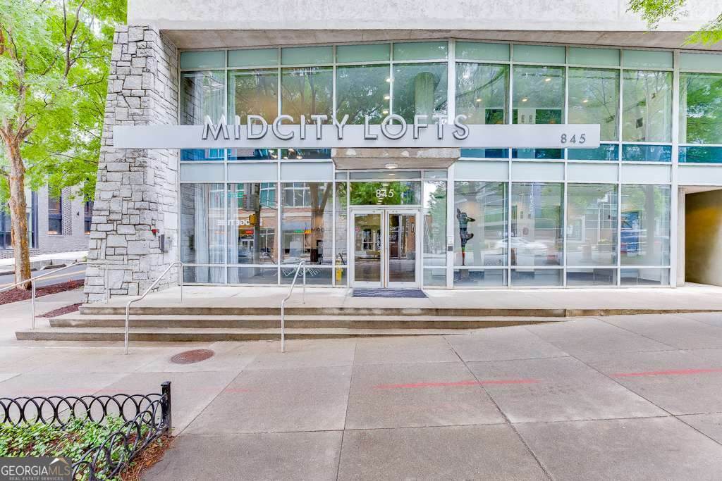 845 Spring Street - Photo 1