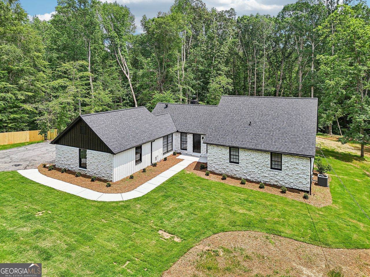 2725 Glendale Drive - Photo 1