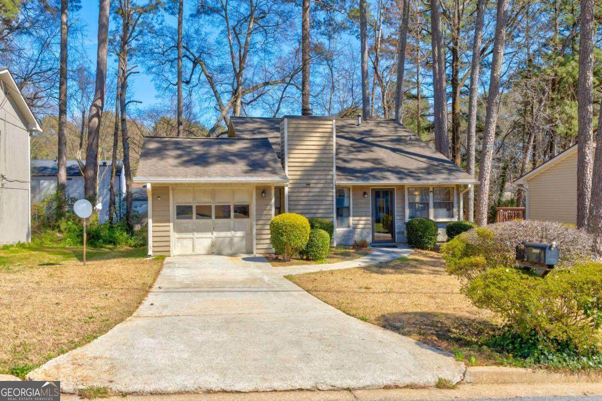 2211 Jonathan Avenue - Photo 1