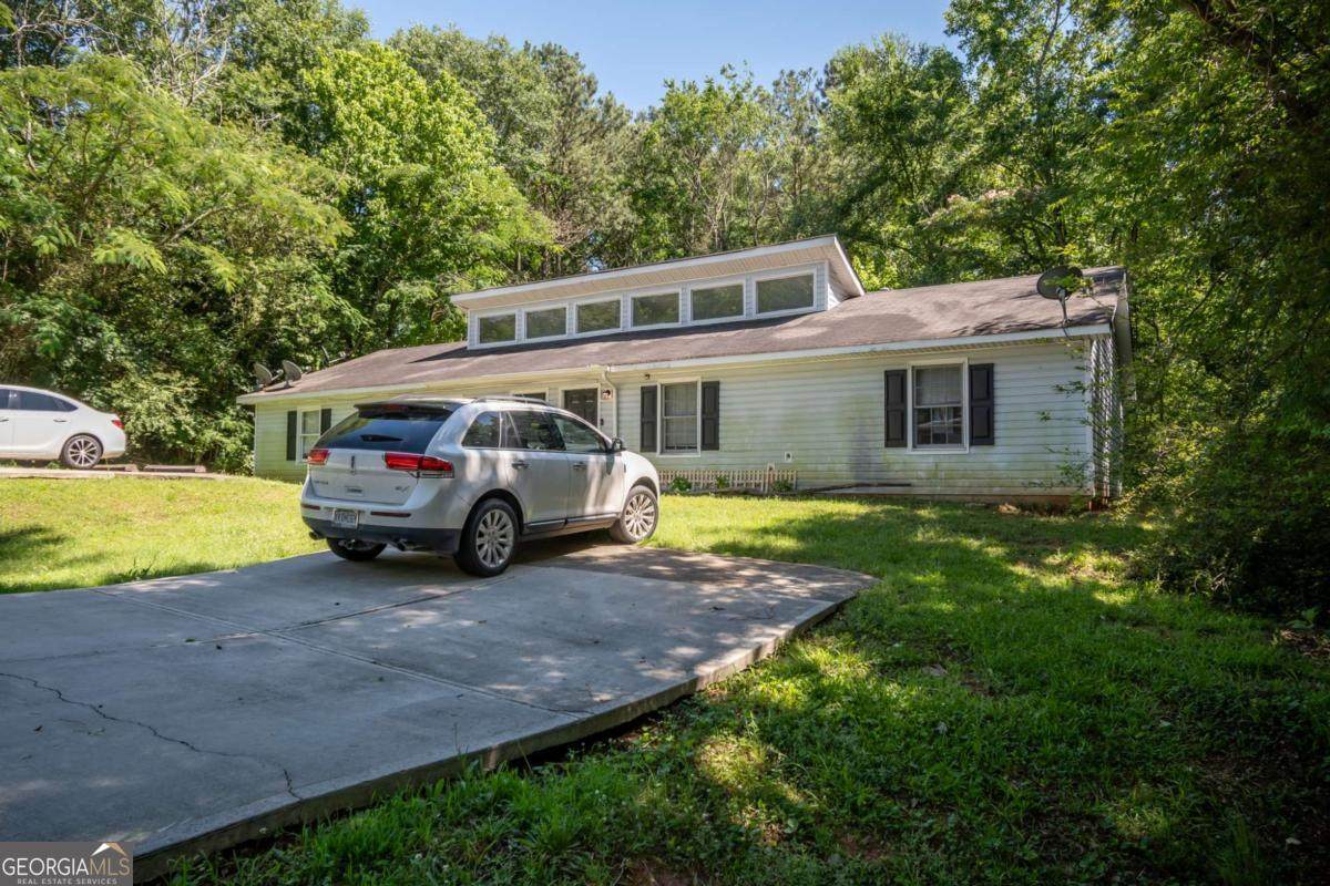 100 Sayemore Drive - Photo 1