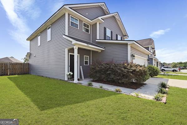 806 Fairview Circle - Photo 1