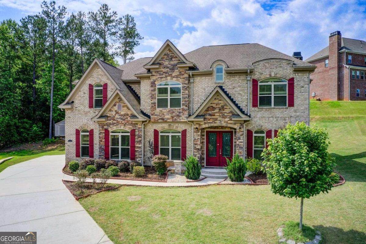 332 Warwick Place - Photo 1