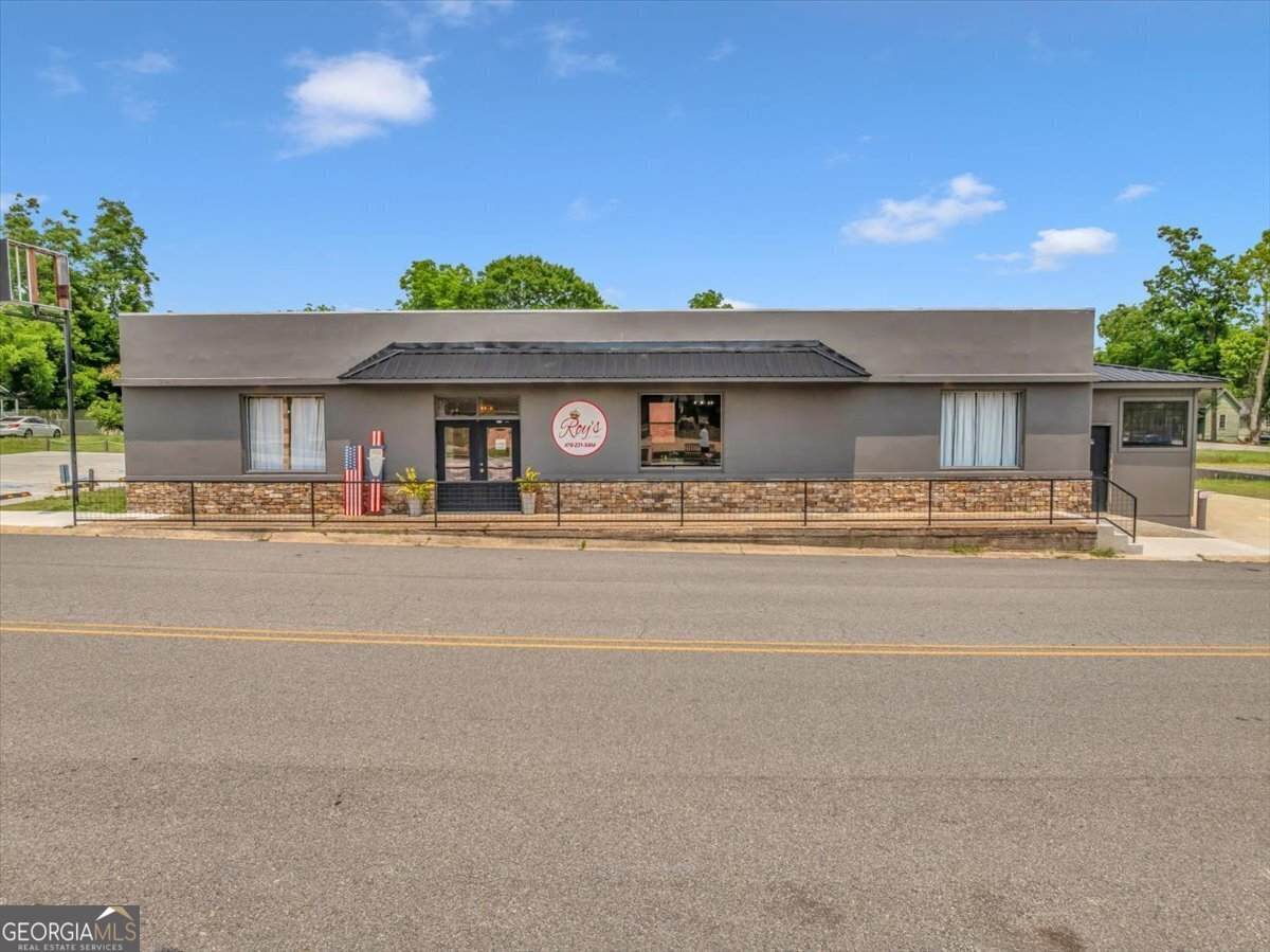 215 219 King Street - Photo 1