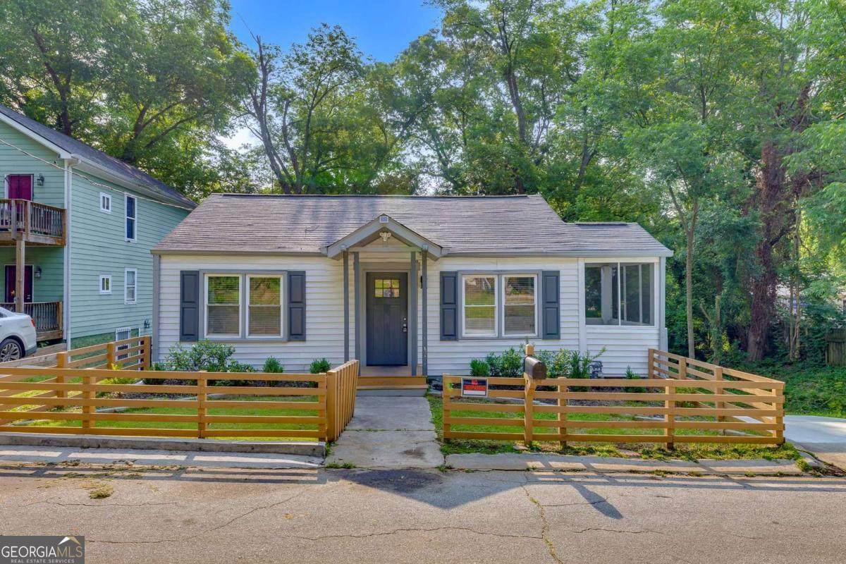 845 Oak Street - Photo 1