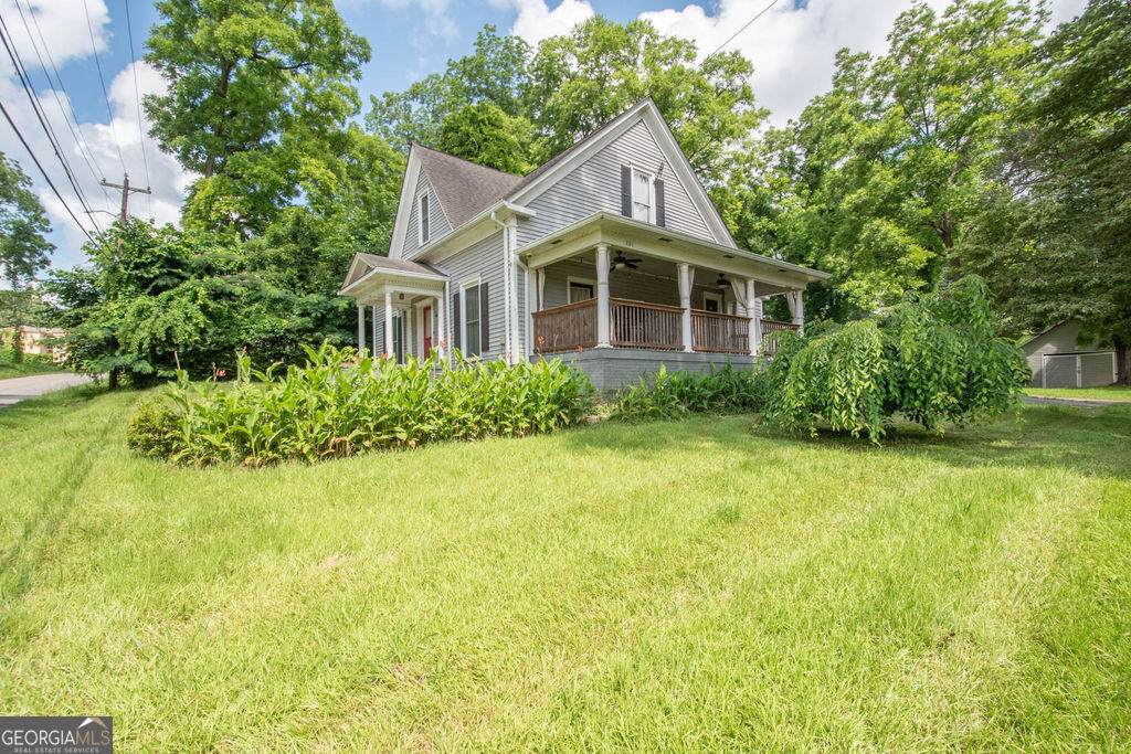 201 Elm Street - Photo 1