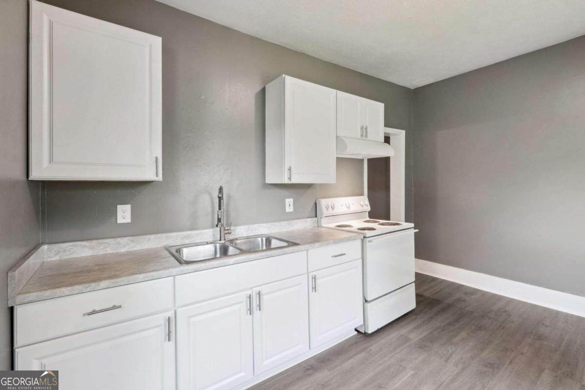 205 Tinsley Street - Photo 1