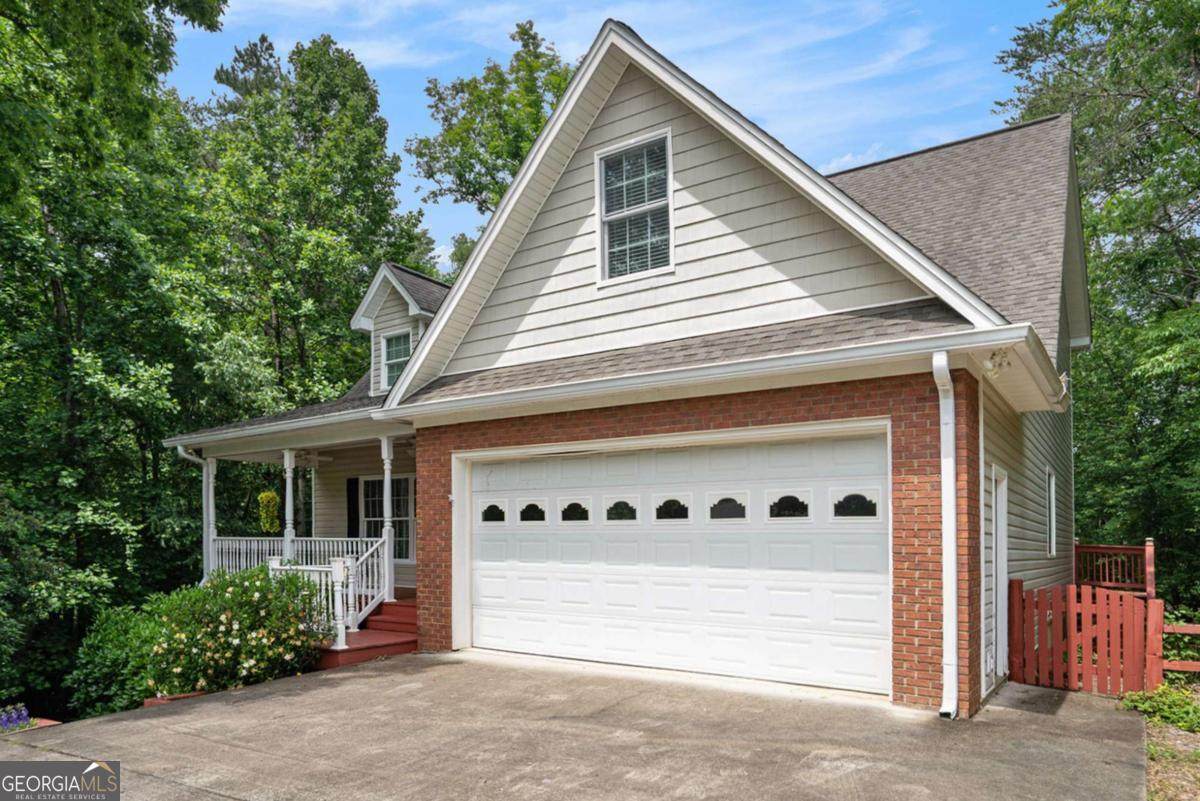 220 Oakridge Lane - Photo 1