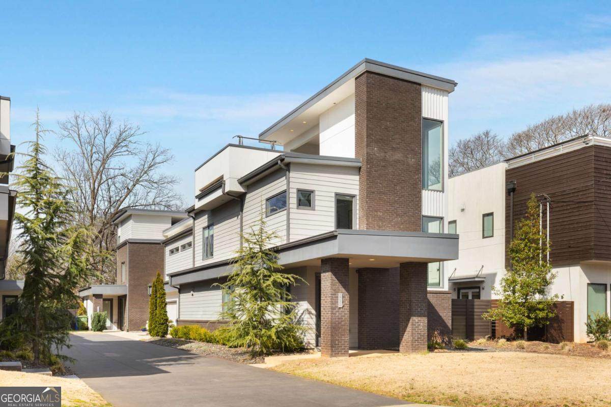 205 Wilbur Avenue - Photo 1
