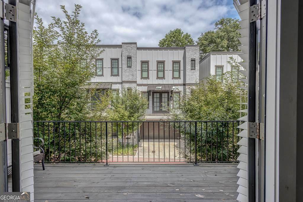 728 Taylor Court - Photo 1