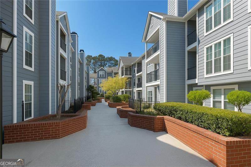 424 Granville - Photo 1