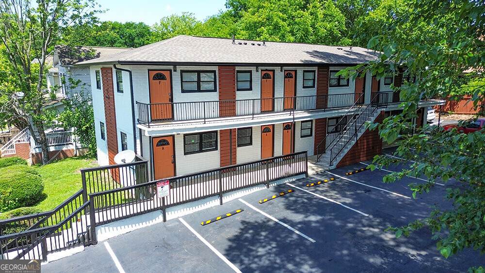 692 Smith Street - Photo 1