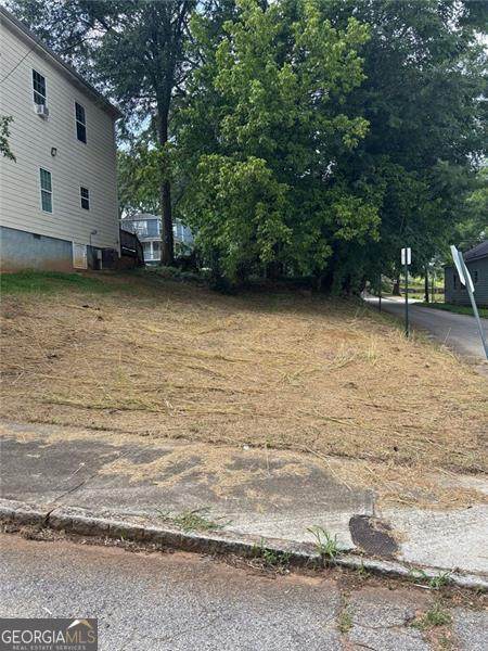 655 Lester Street - Photo 1