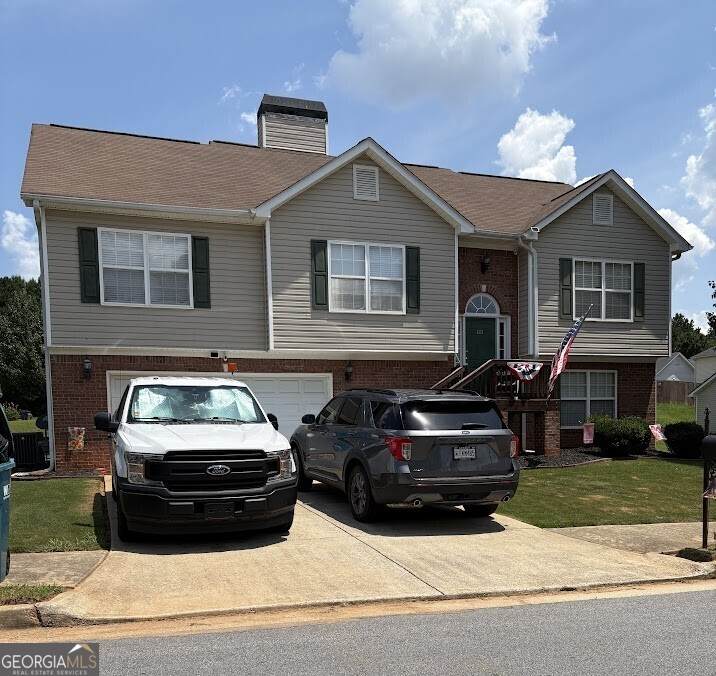 1524 Queen Elizabeth Drive - Photo 1