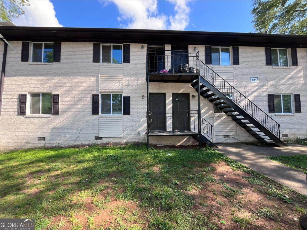 1086 Jolly Avenue - Photo 1