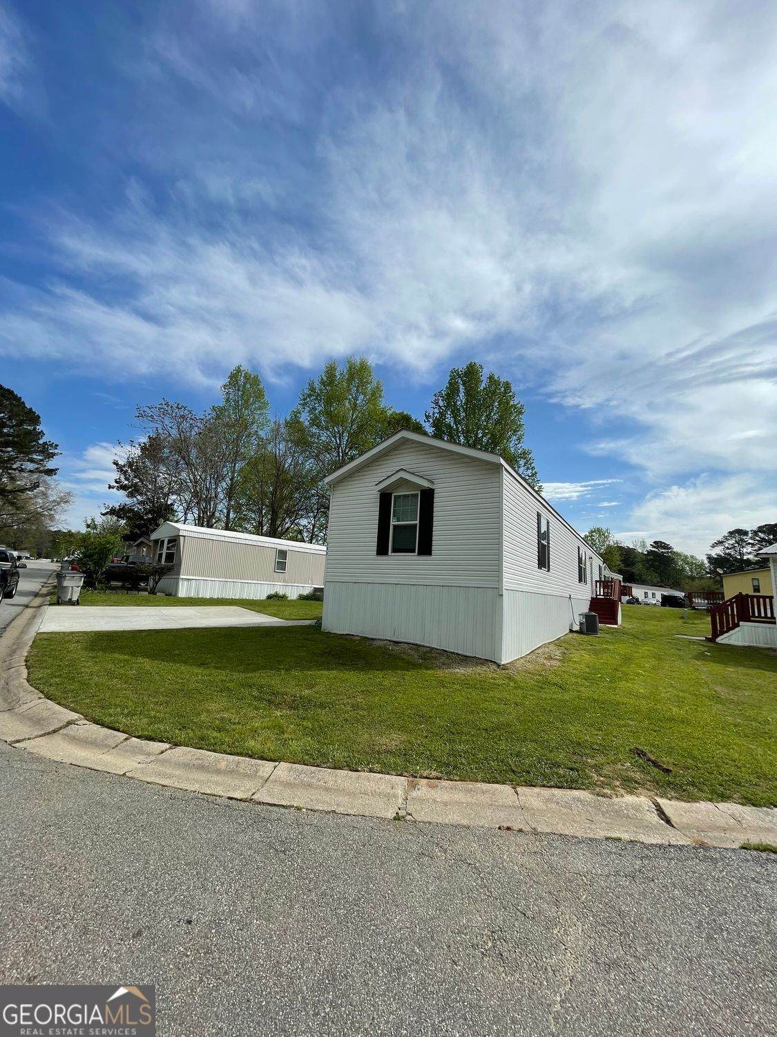390 Malibu Drive - Photo 1