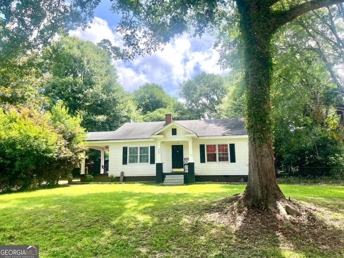 209 Lee Street - Photo 1
