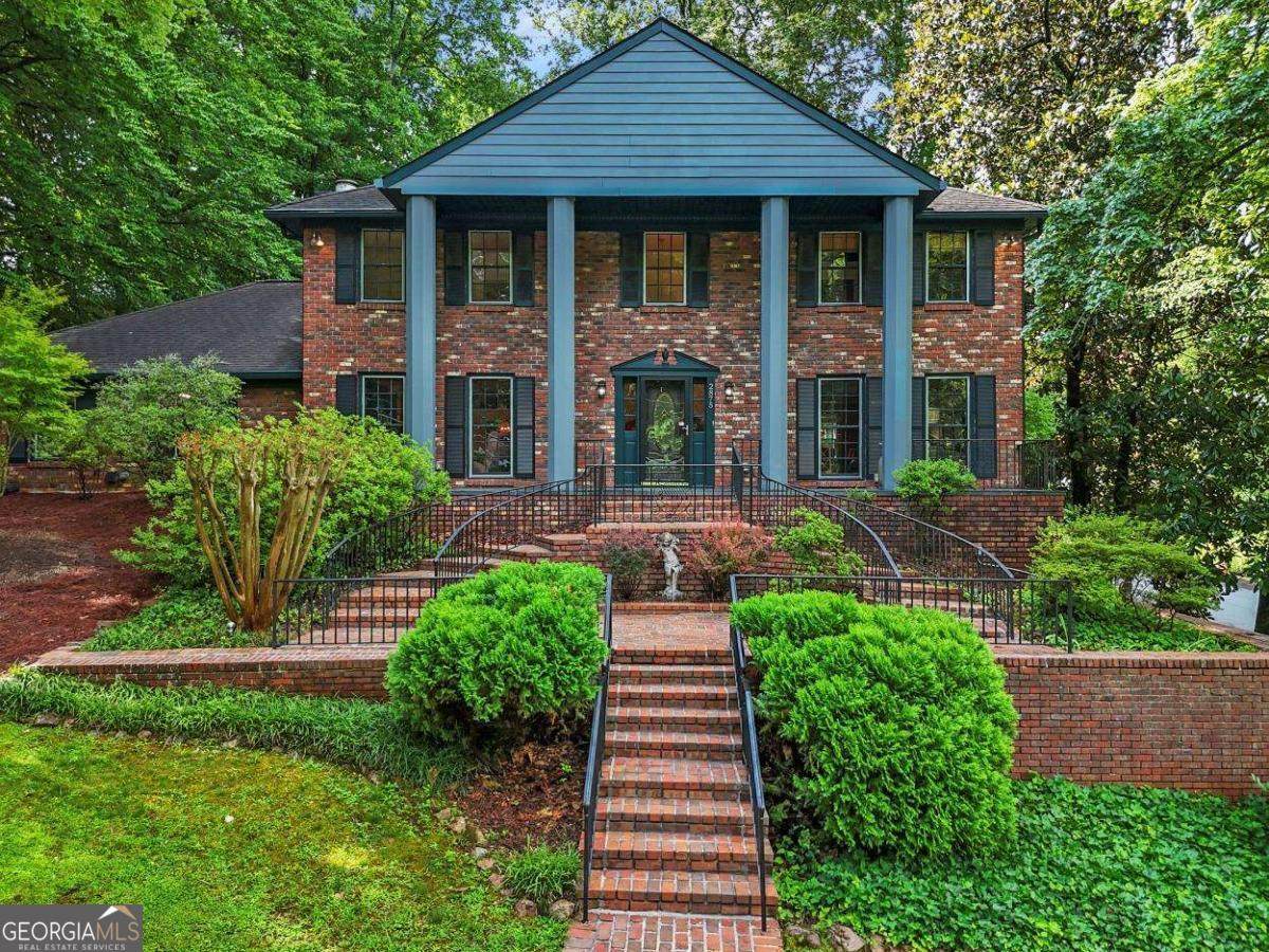2875 Guinevere Drive - Photo 1