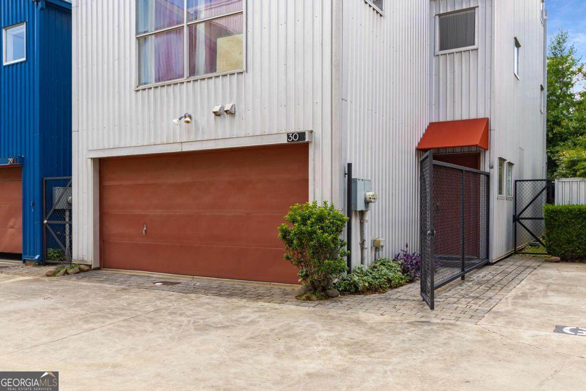 920 Memorial Drive - Photo 1