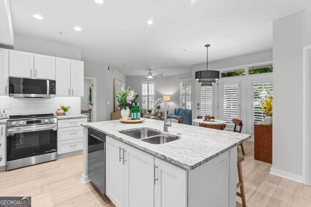 390 17th Street - Photo 1