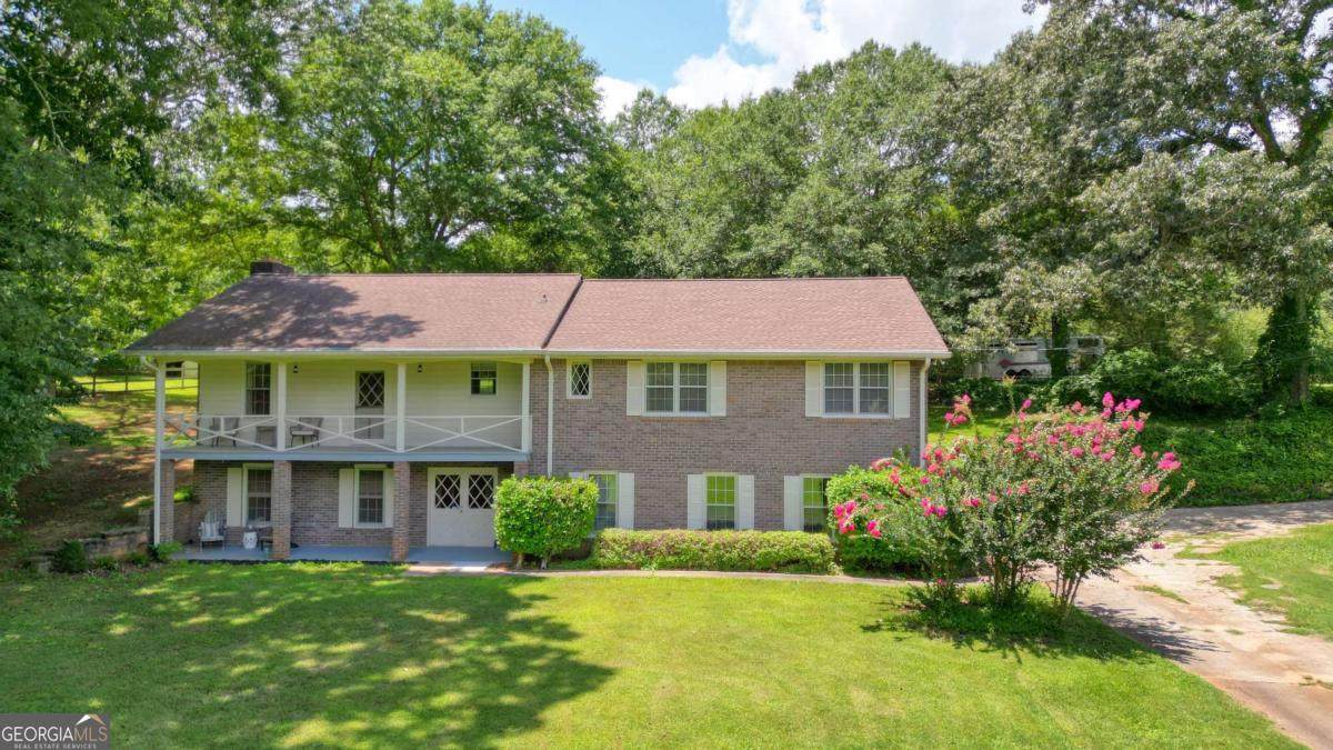 124 Lynn Drive - Photo 1