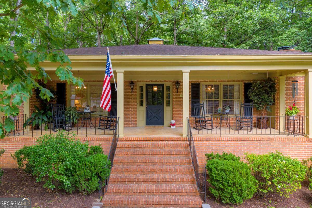 155 Devereux Drive - Photo 1