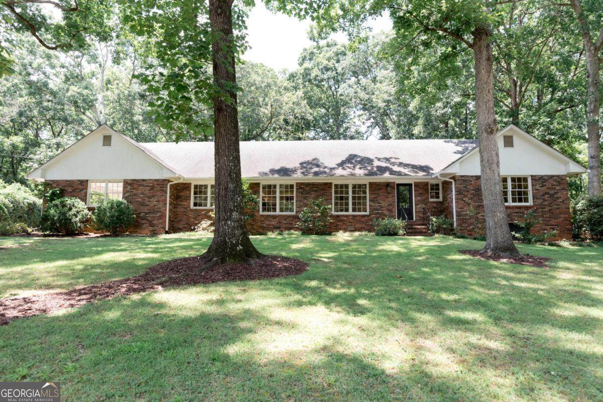 180 Sunnybrook Drive - Photo 1