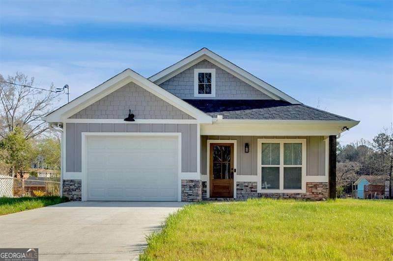 149 Irwin Street - Photo 1