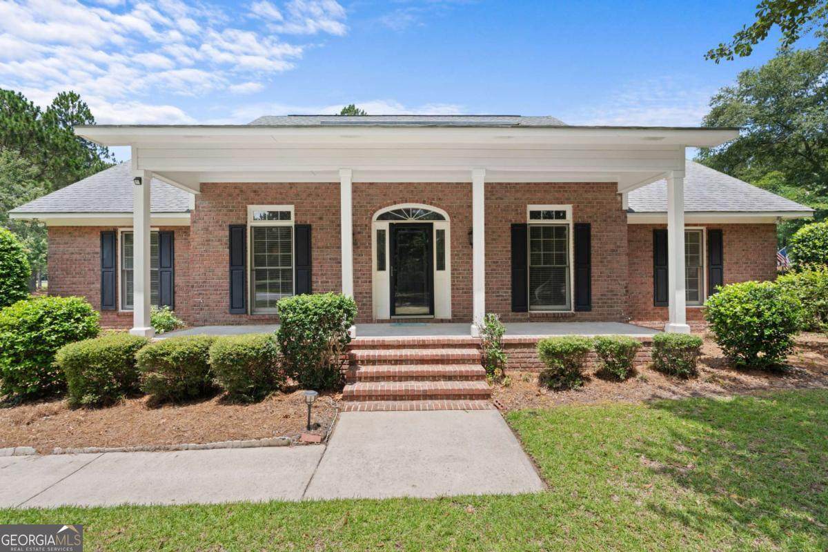 1009 Hunters Pointe Drive - Photo 1