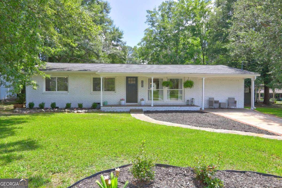 105 Roseview Drive - Photo 1