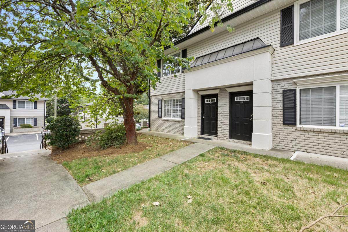 6940 Roswell Road - Photo 1