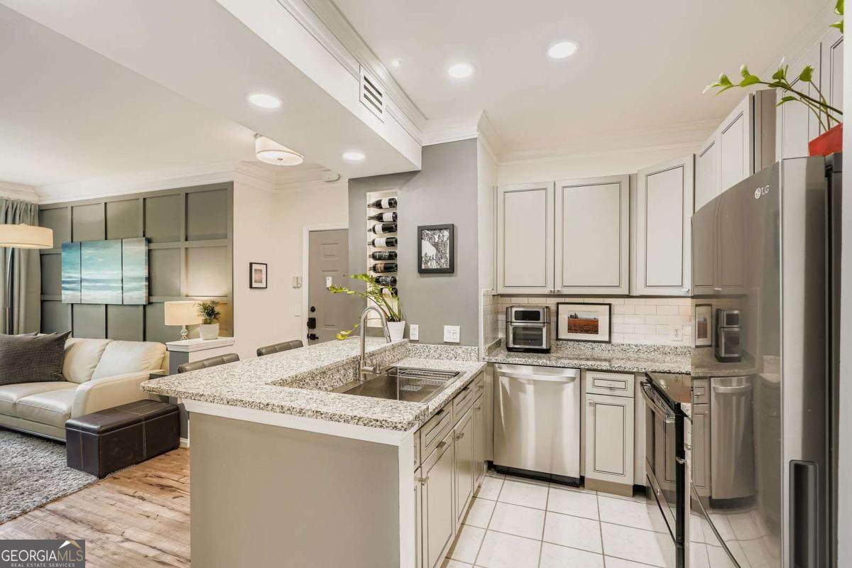 955 Juniper Street - Photo 1