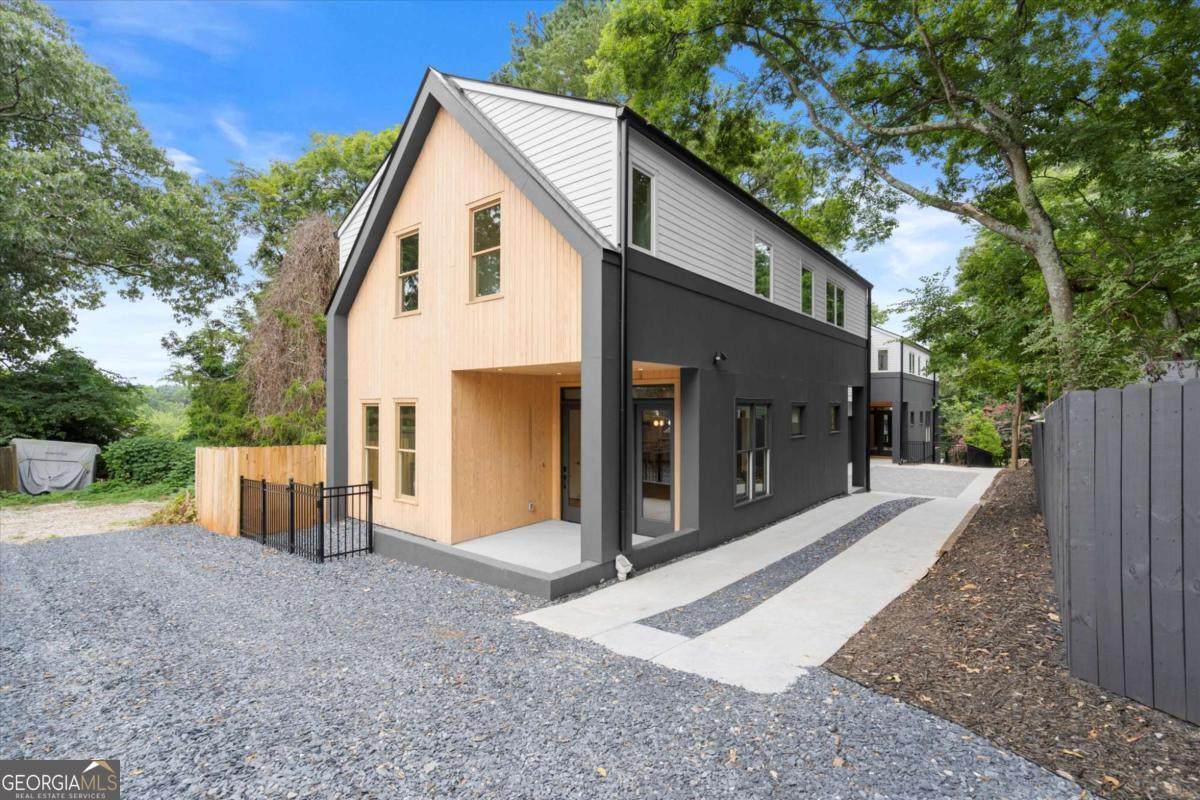 1010-B Boulevard - Photo 1