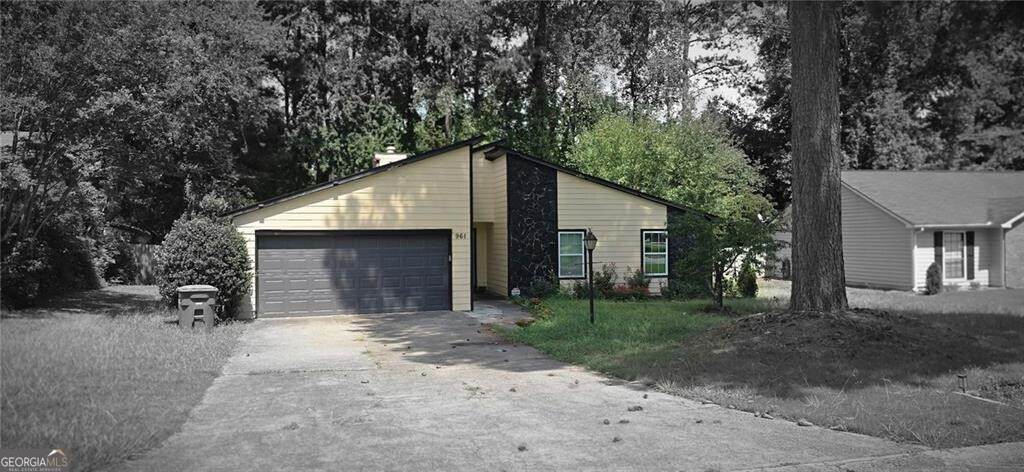 961 Sunnybrook Drive - Photo 1