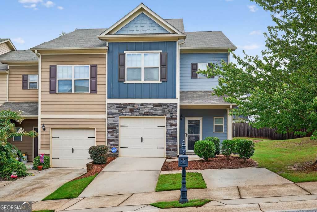 256 Valley Crossing - Photo 1