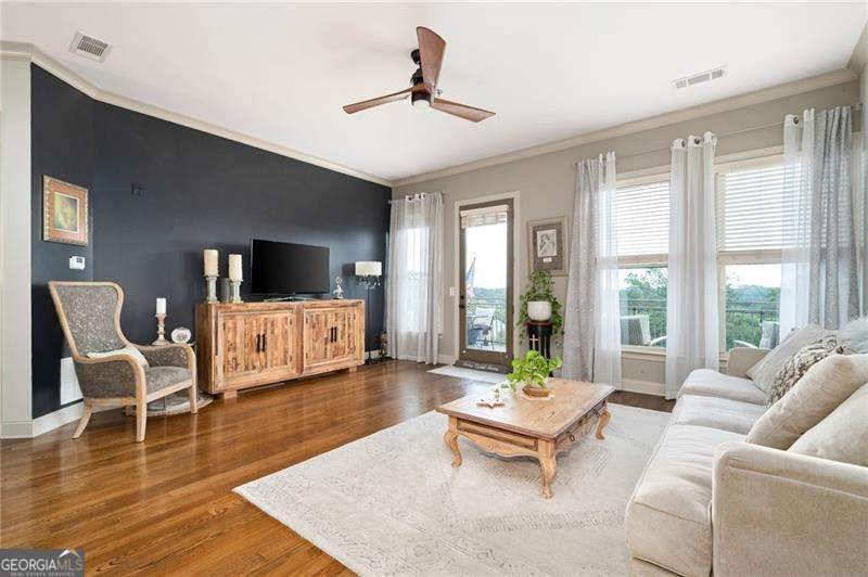 360 Chambers Street - Photo 1