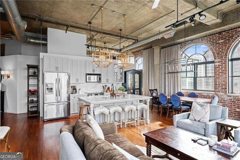 3180 Mathieson Drive - Photo 1