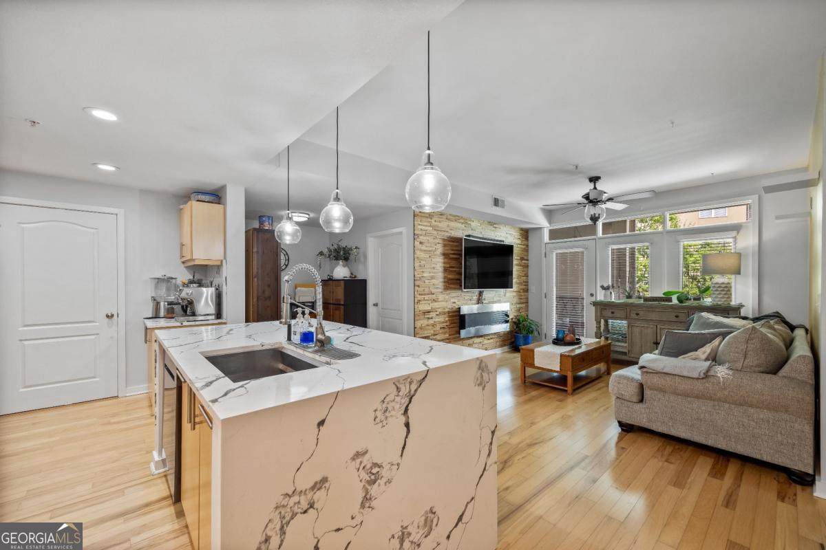 390 17th Street - Photo 1