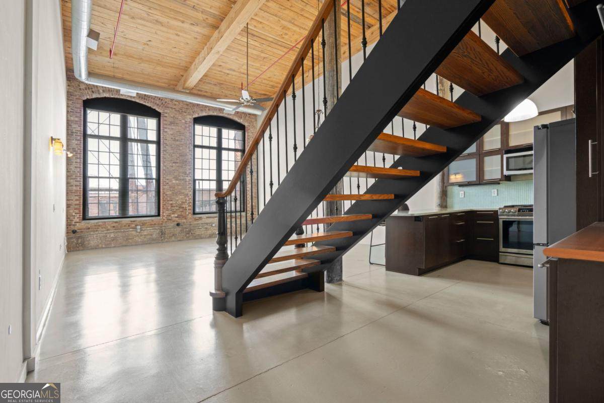 170 Boulevard - Photo 1