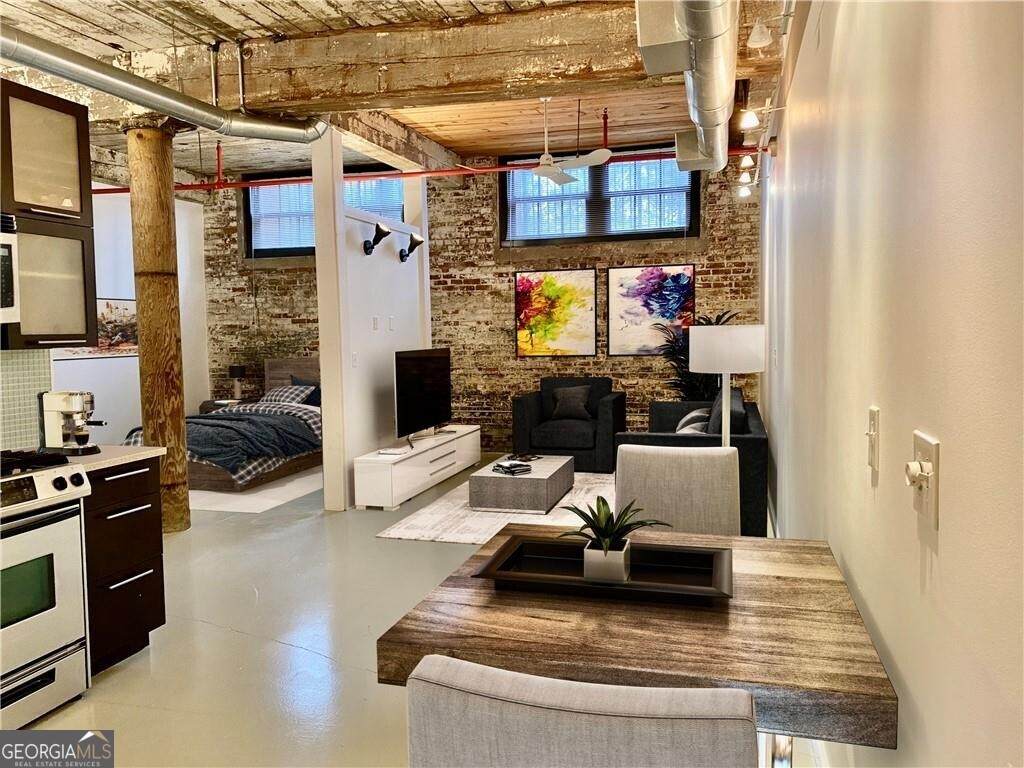 170 Boulevard - Photo 1