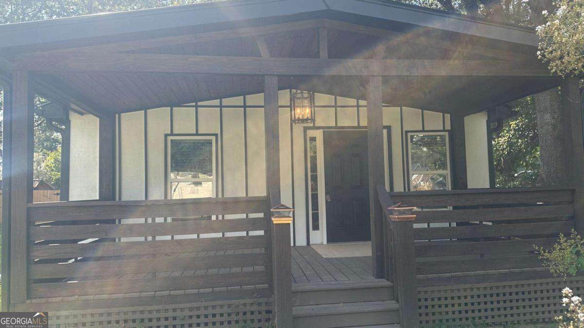 102 Oak Street - Photo 1