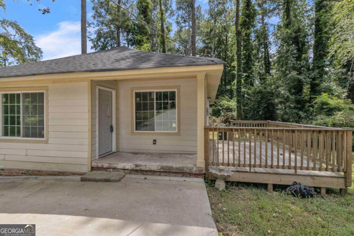 332 Lee Street - Photo 1